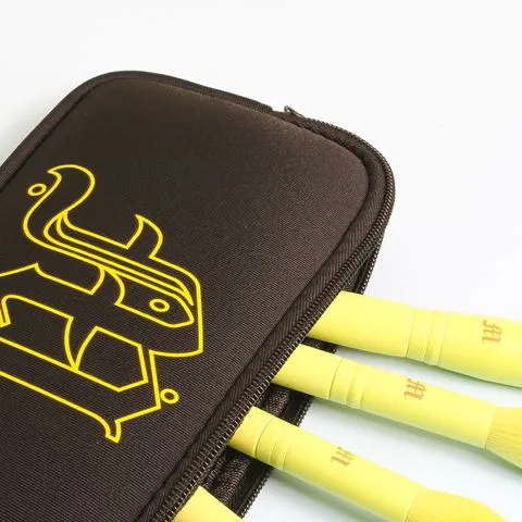4 Piece Makeup Brush Set & Brush Pouch