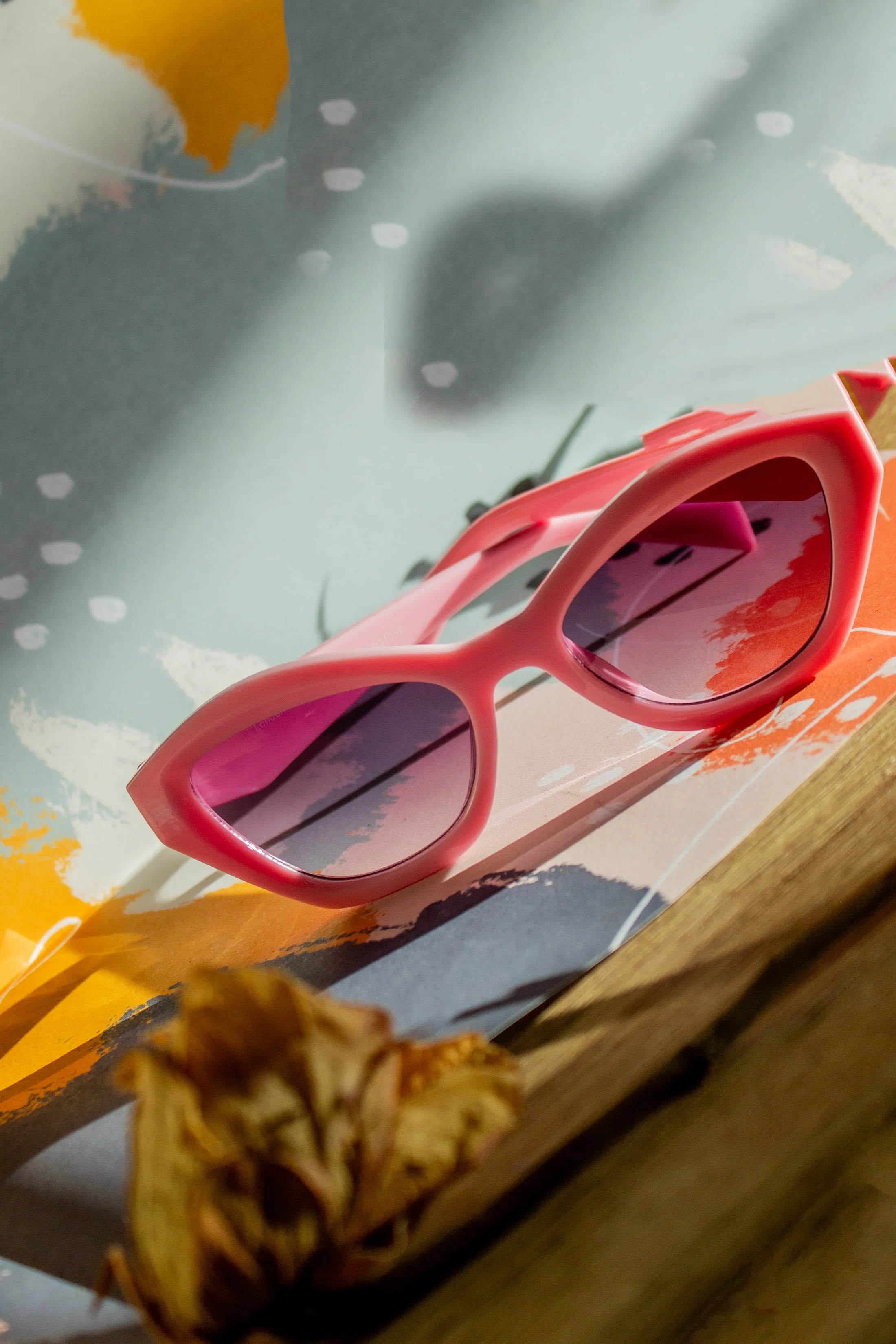 Angled Polygon Thick Frame Sunglasses