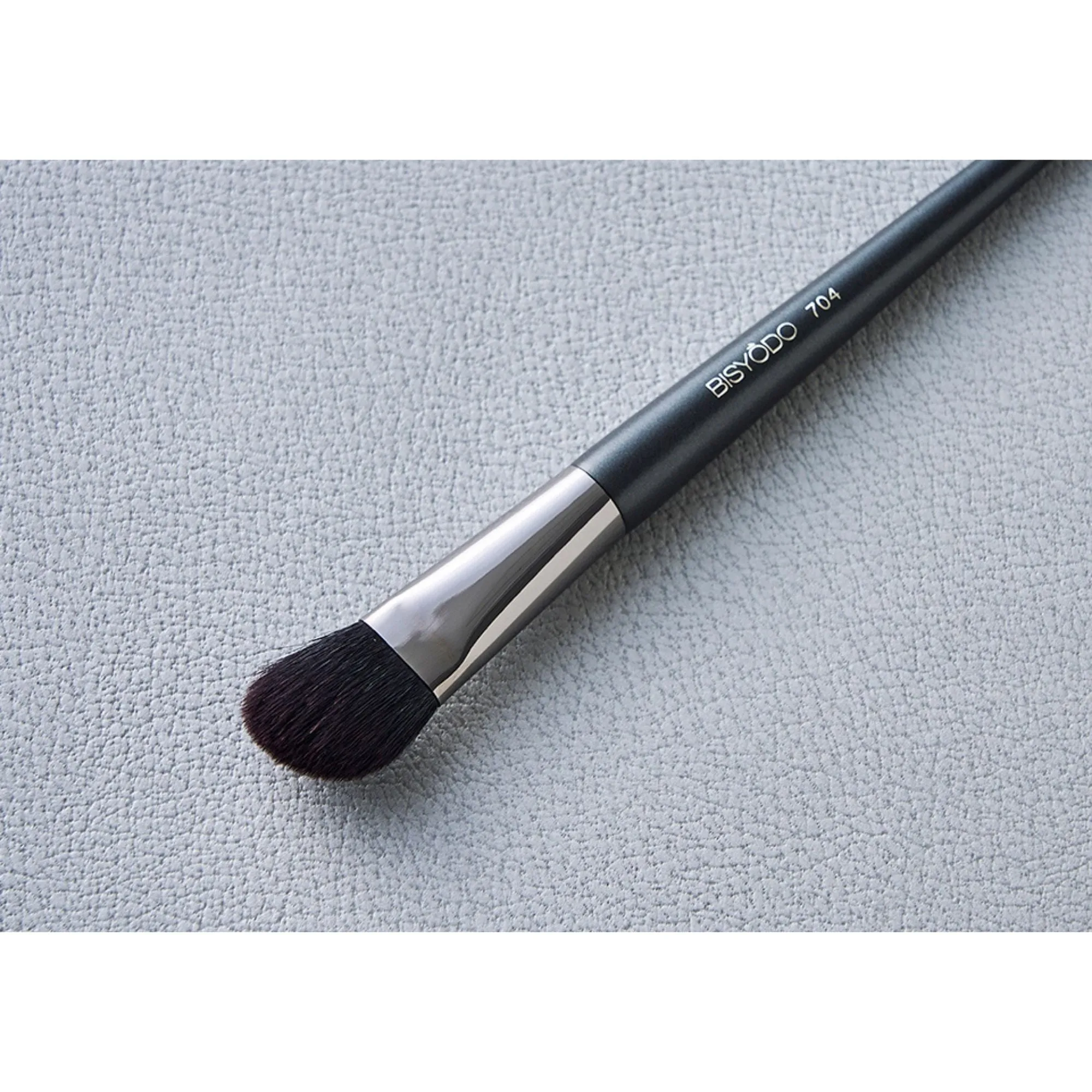 Bisyodo T-704 Eyeshadow Brush, Tsumugi Series