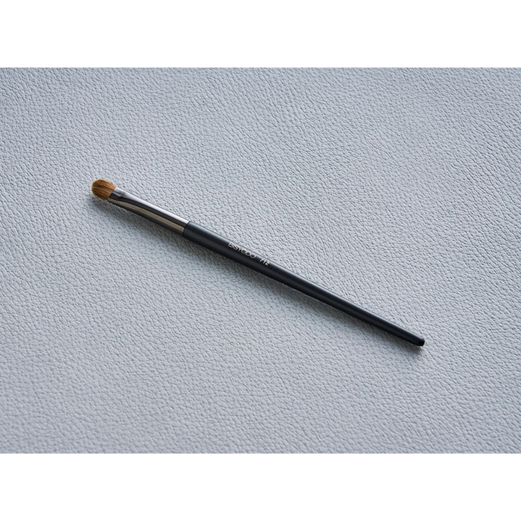 Bisyodo T-712 Lip Brush, Tsumugi Series