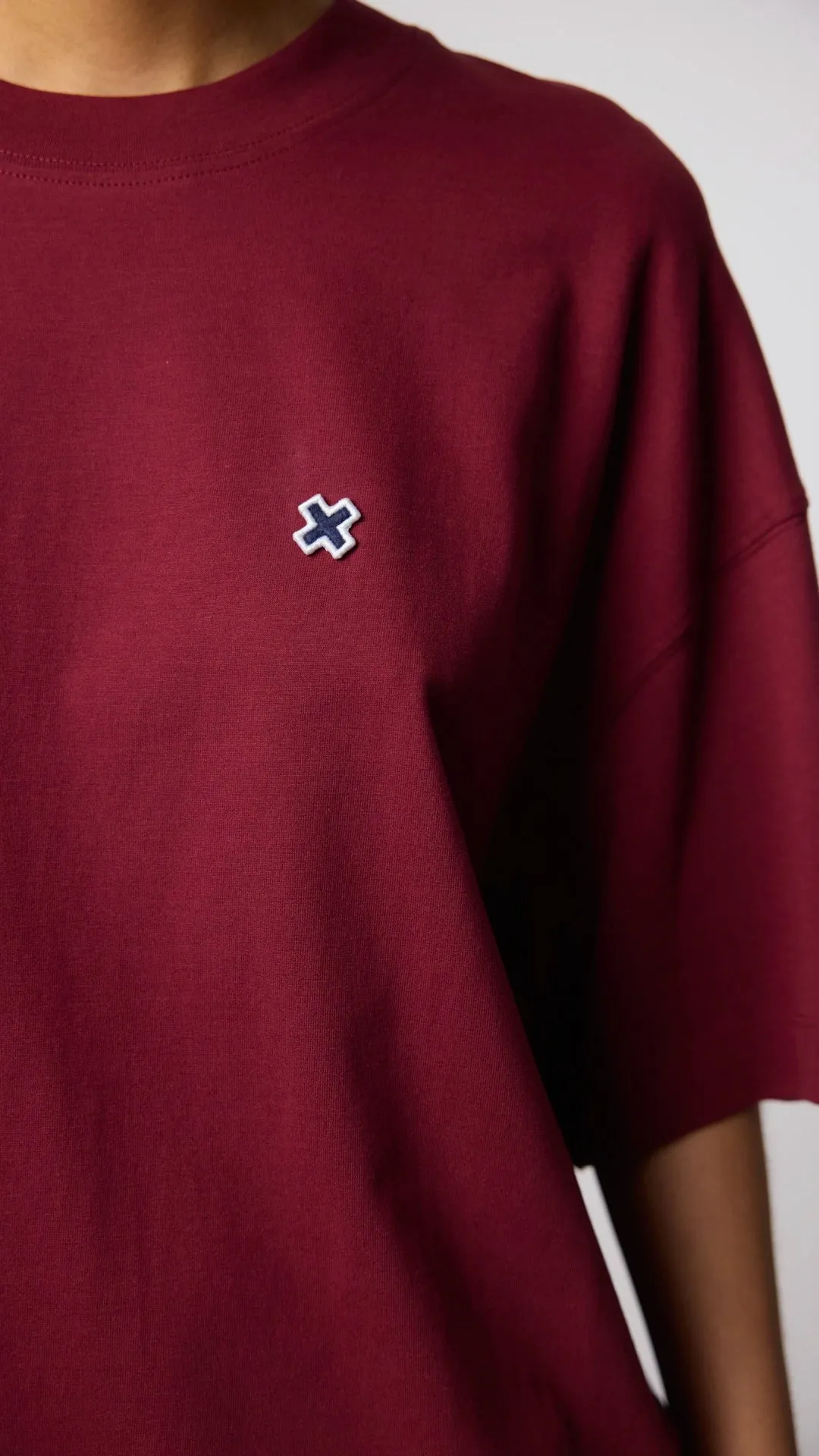 CAMISETA PATCH BURGUNDY