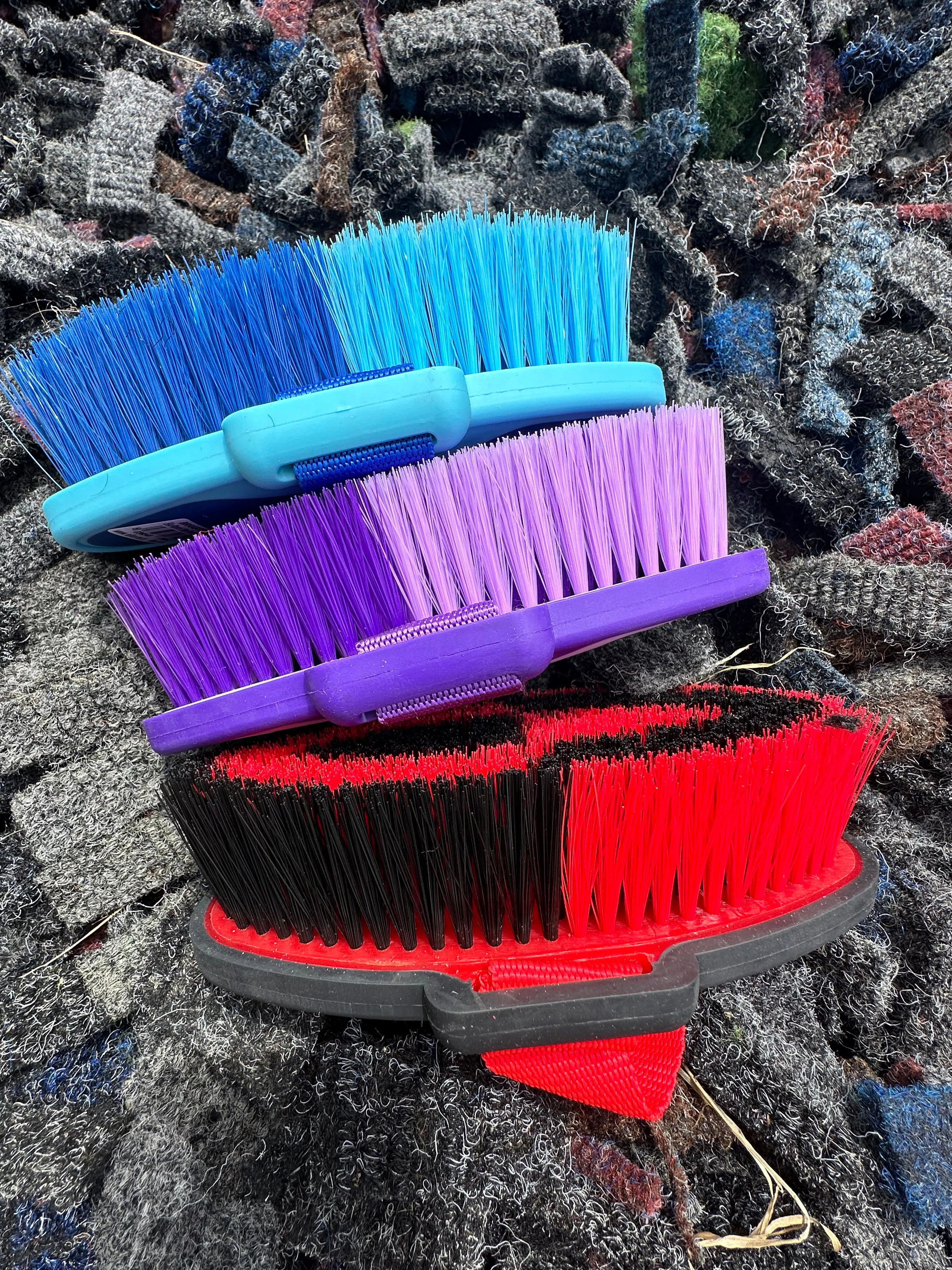 Colourful brushes (sold separately)￼