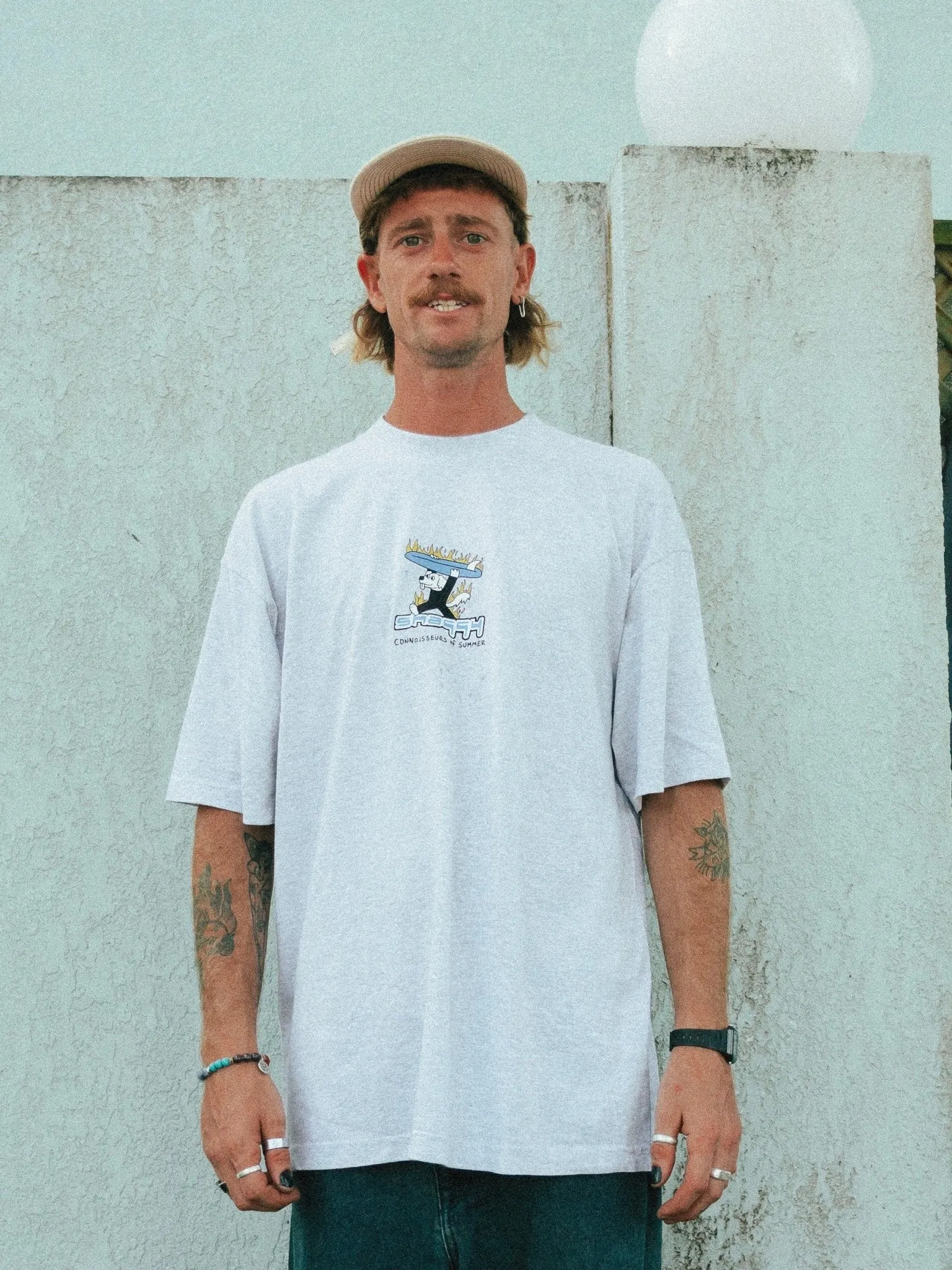 CONNOISSEURS T-SHIRT