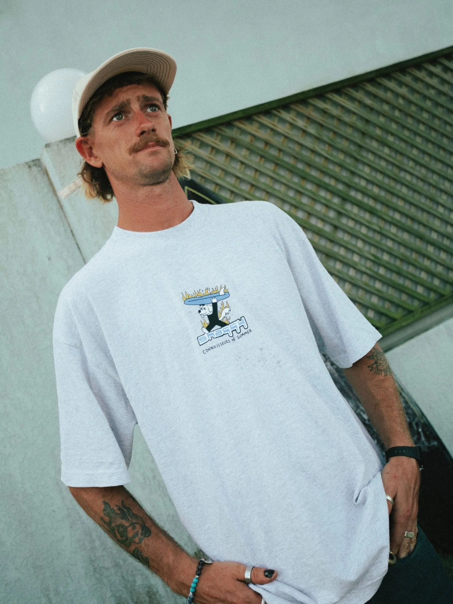CONNOISSEURS T-SHIRT