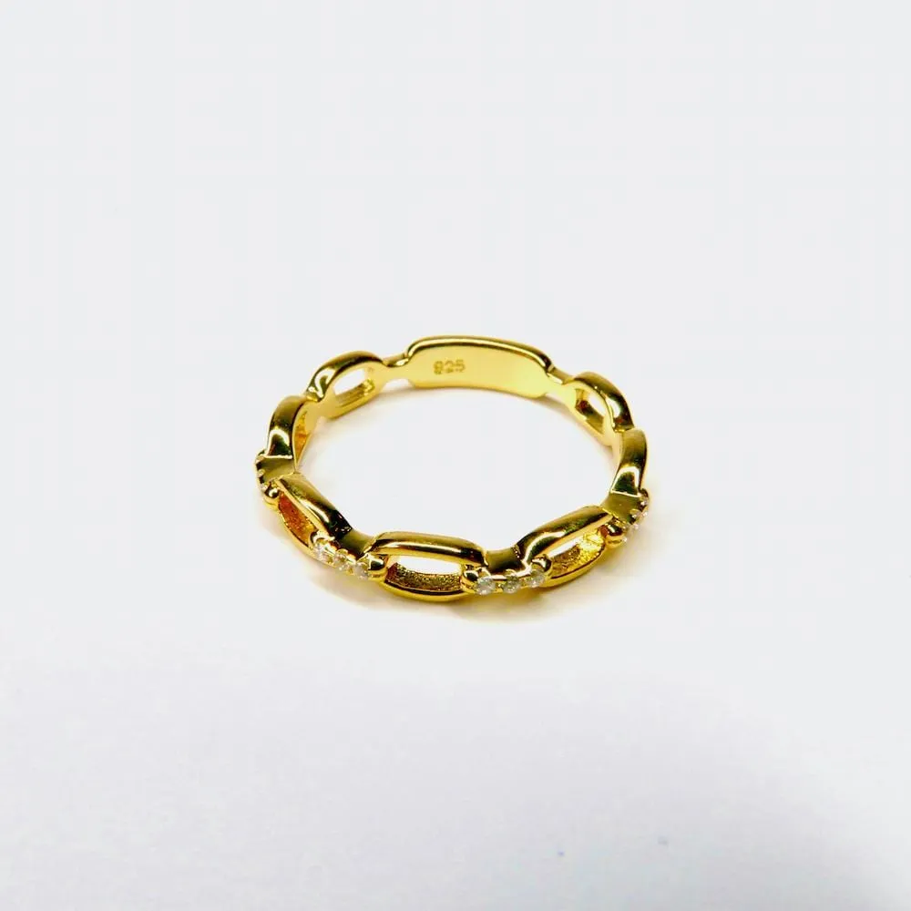 Dainty Link Ring