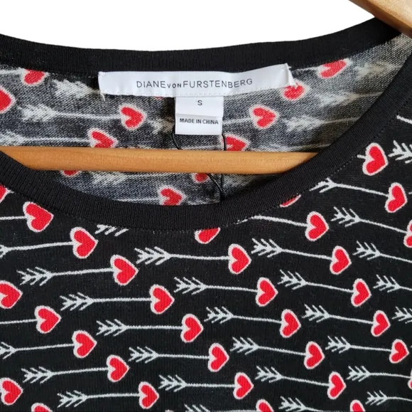 DIANE VON FURSTENBERG NWT Chess Arrow Heart Sweater Small