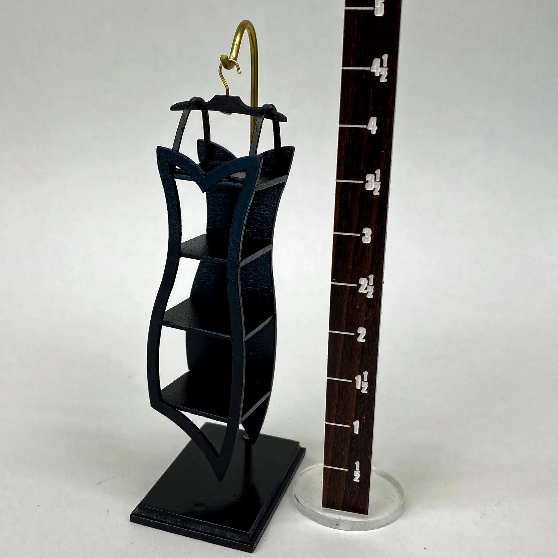 Dress Shelf
