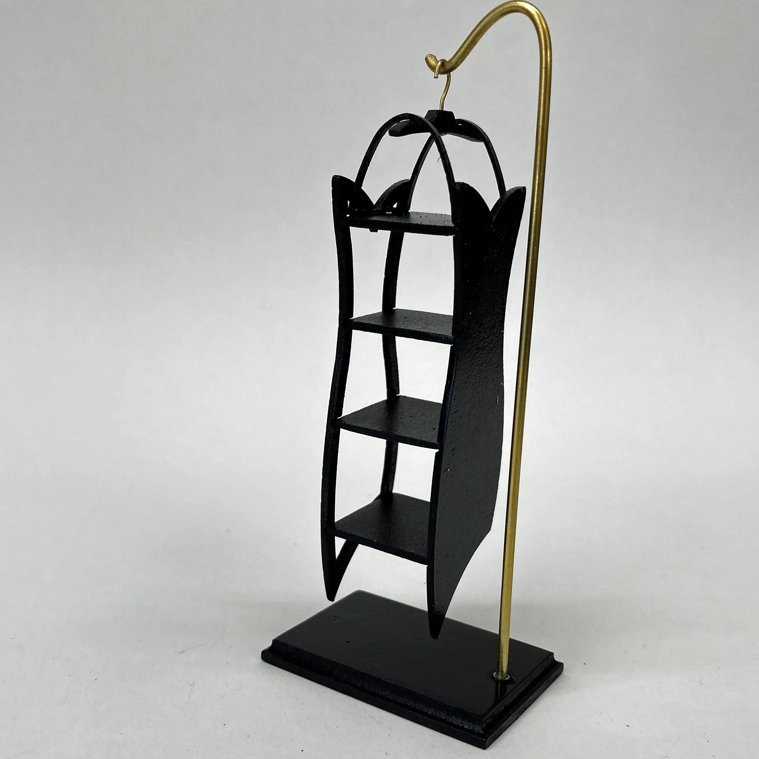 Dress Shelf