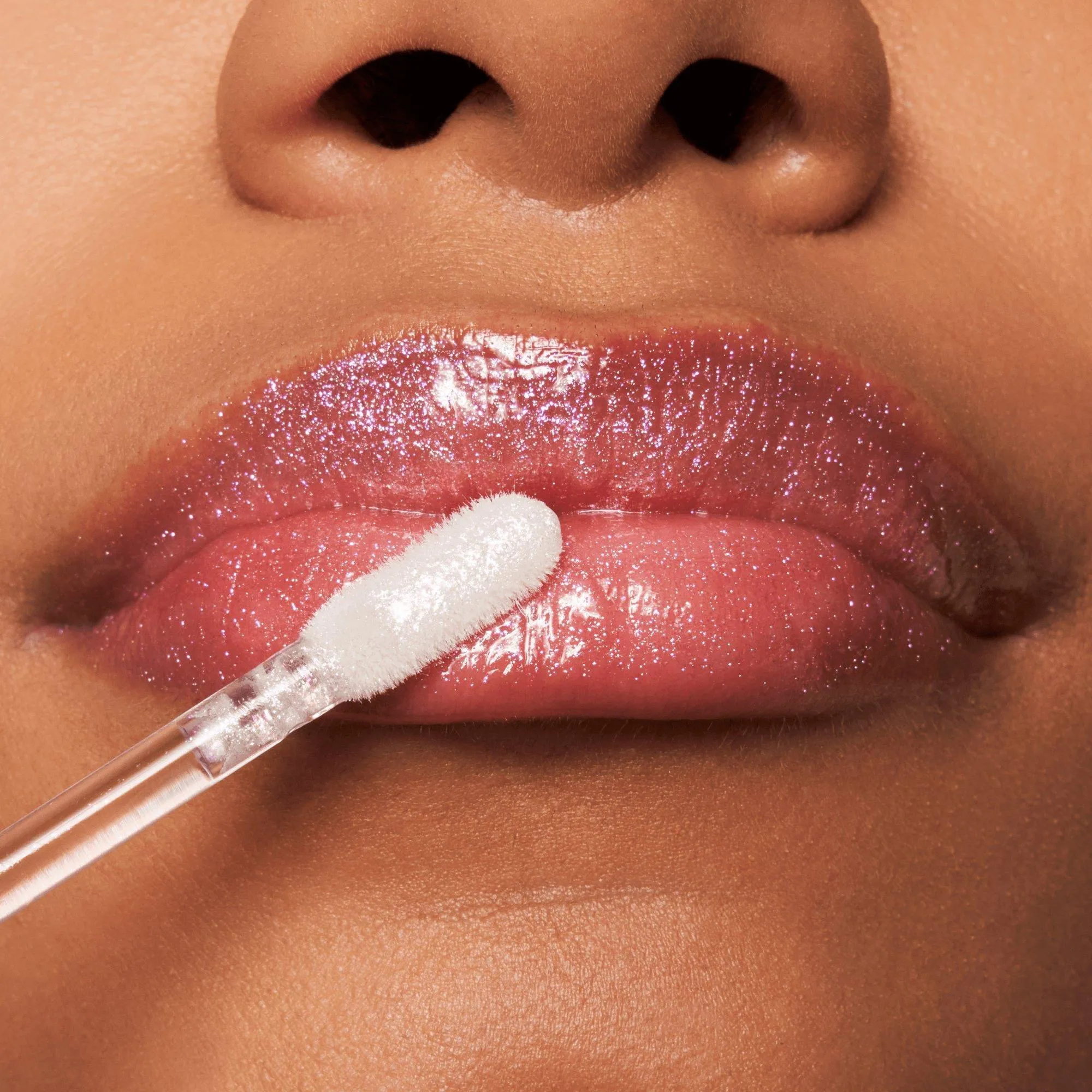 Essence Meta Glow Multi-Reflective Lip Gloss