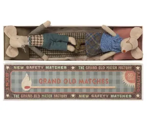 GRANDMA AND GRANDPA MICE IN MATCHBOX 21