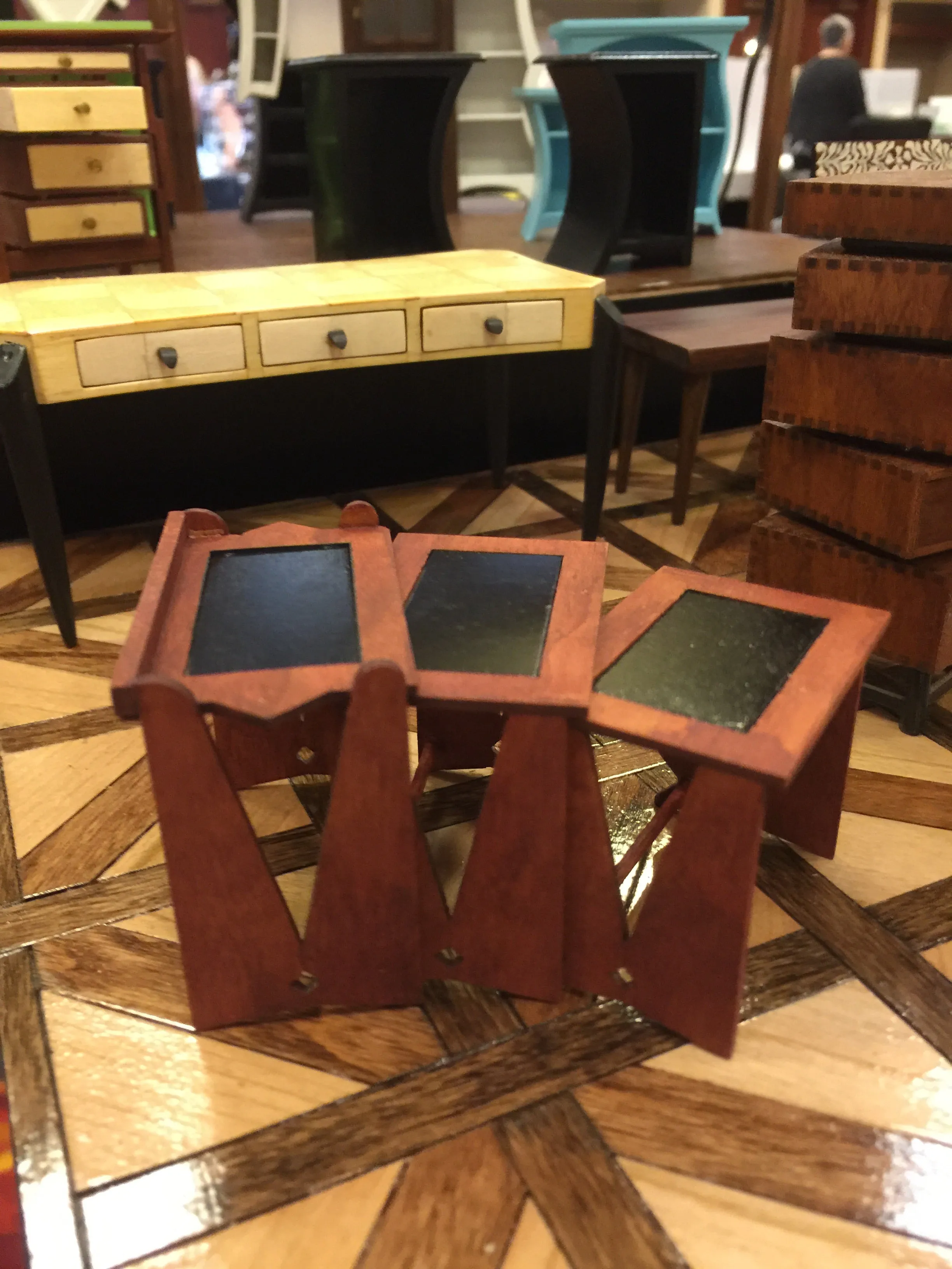 Guillerme et Chambron nesting tables