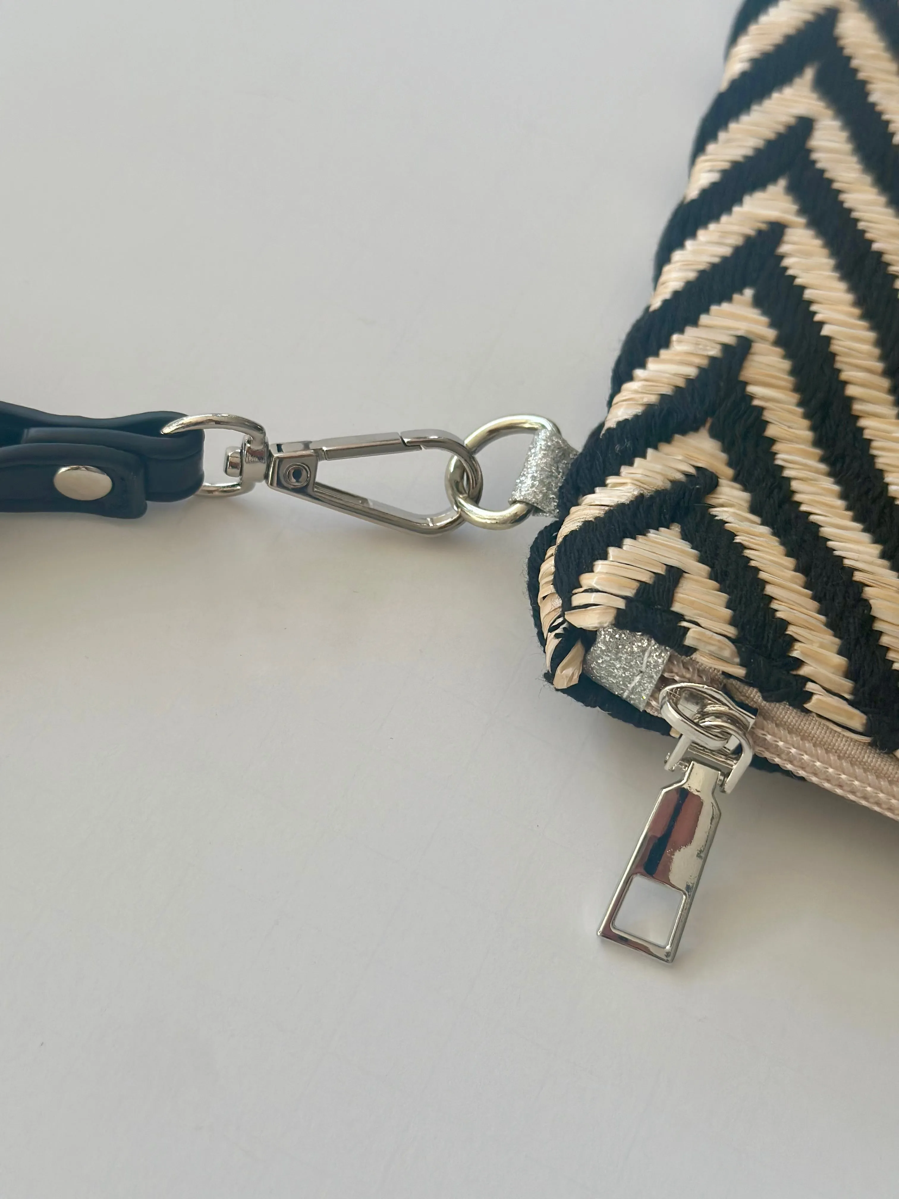 HB29 CHEVRON CLUTCH BAG
