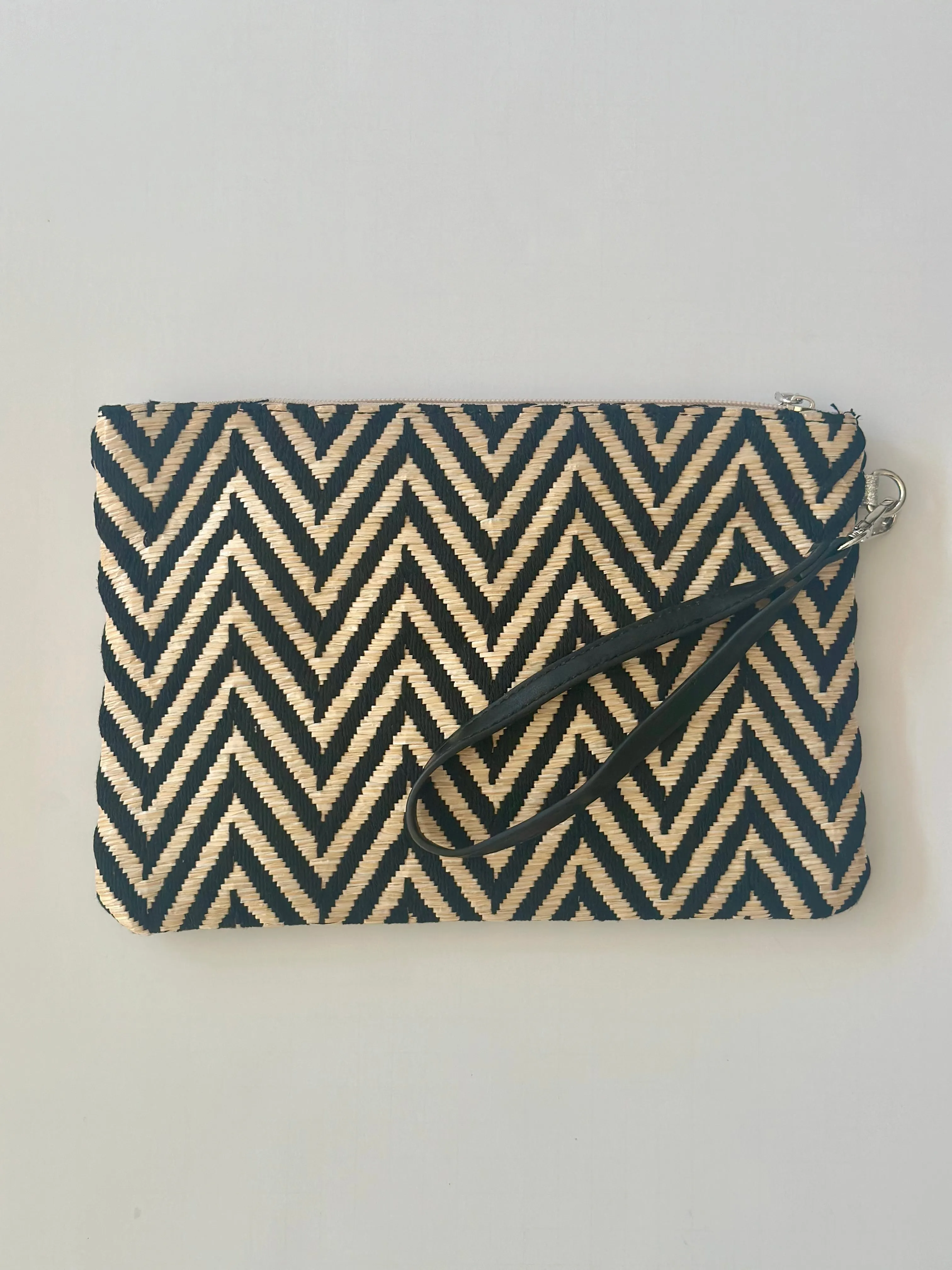 HB29 CHEVRON CLUTCH BAG