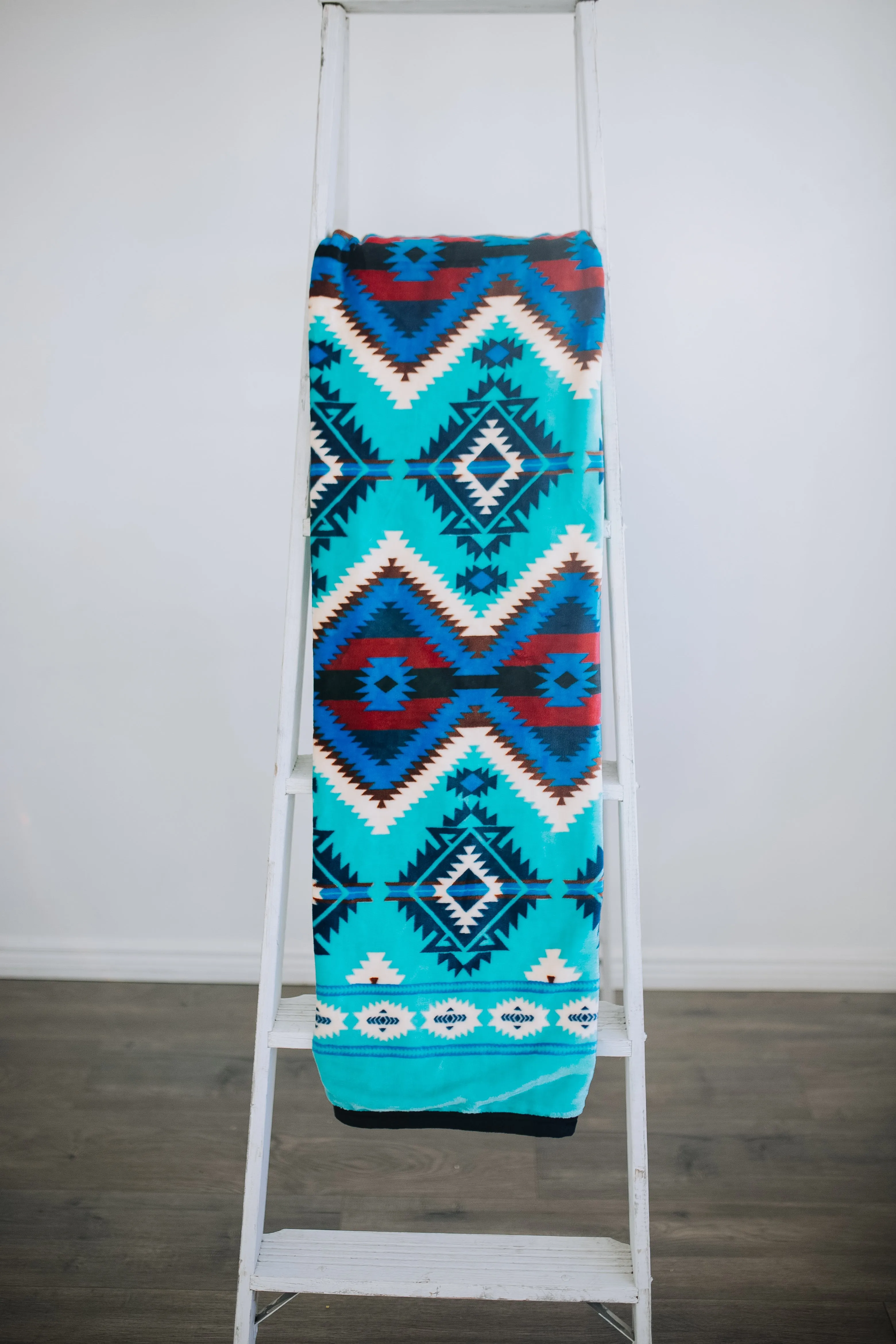 King Blanket - Lightening Pattern