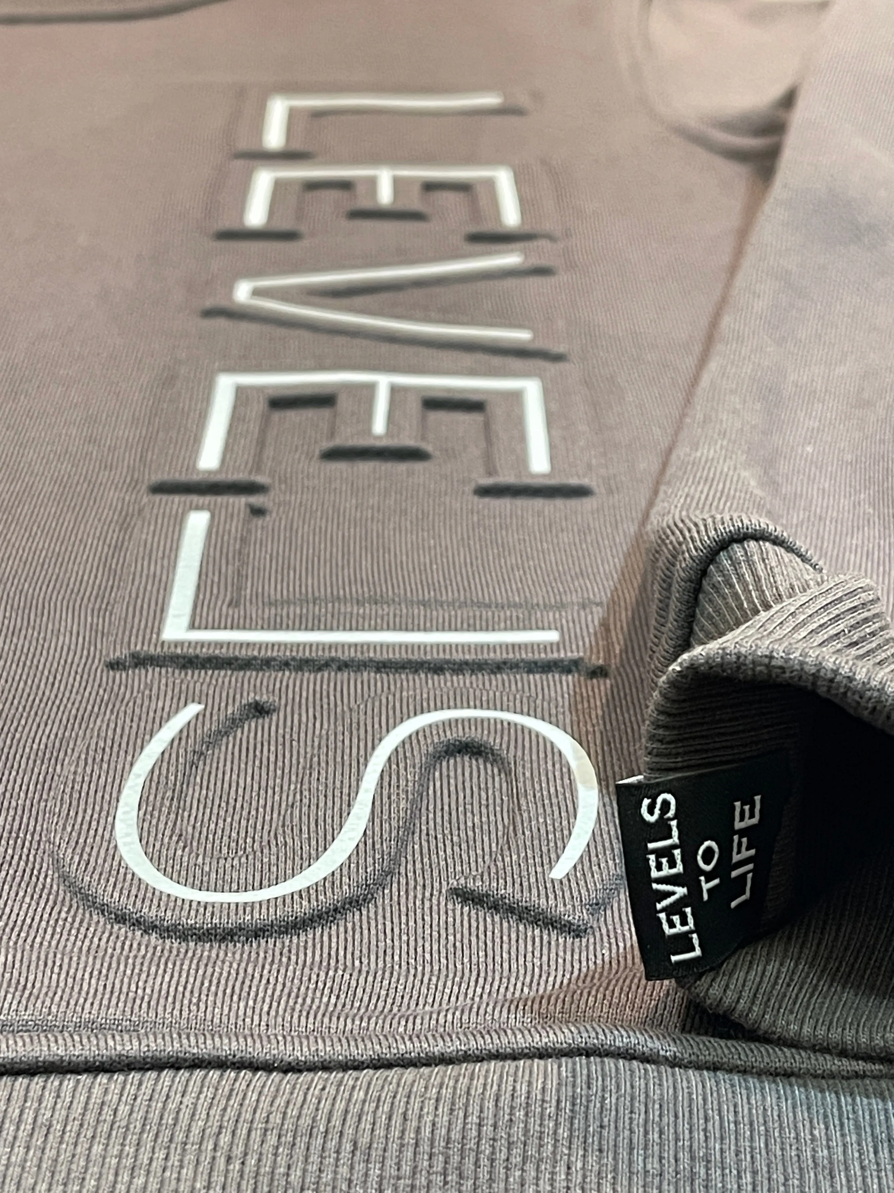 LEVELS L'BOSSED REFLECTIVE CREWNECK