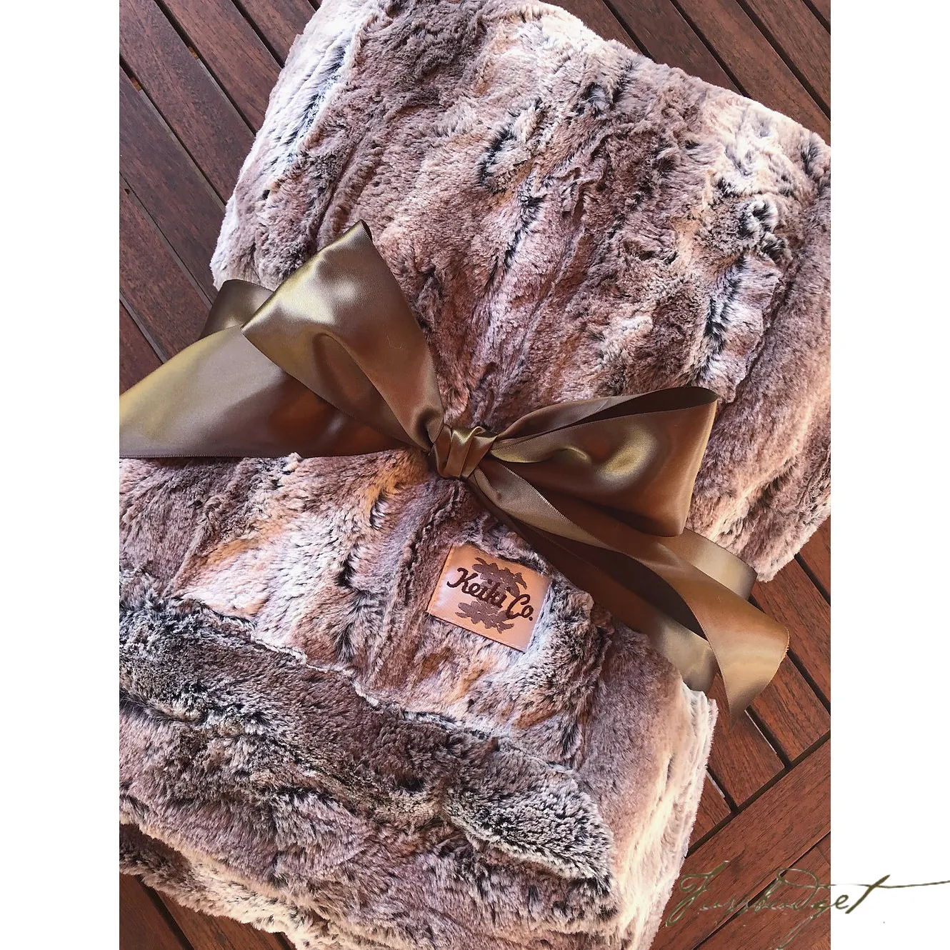 MOUNTAIN FOX COUTURE THROW
