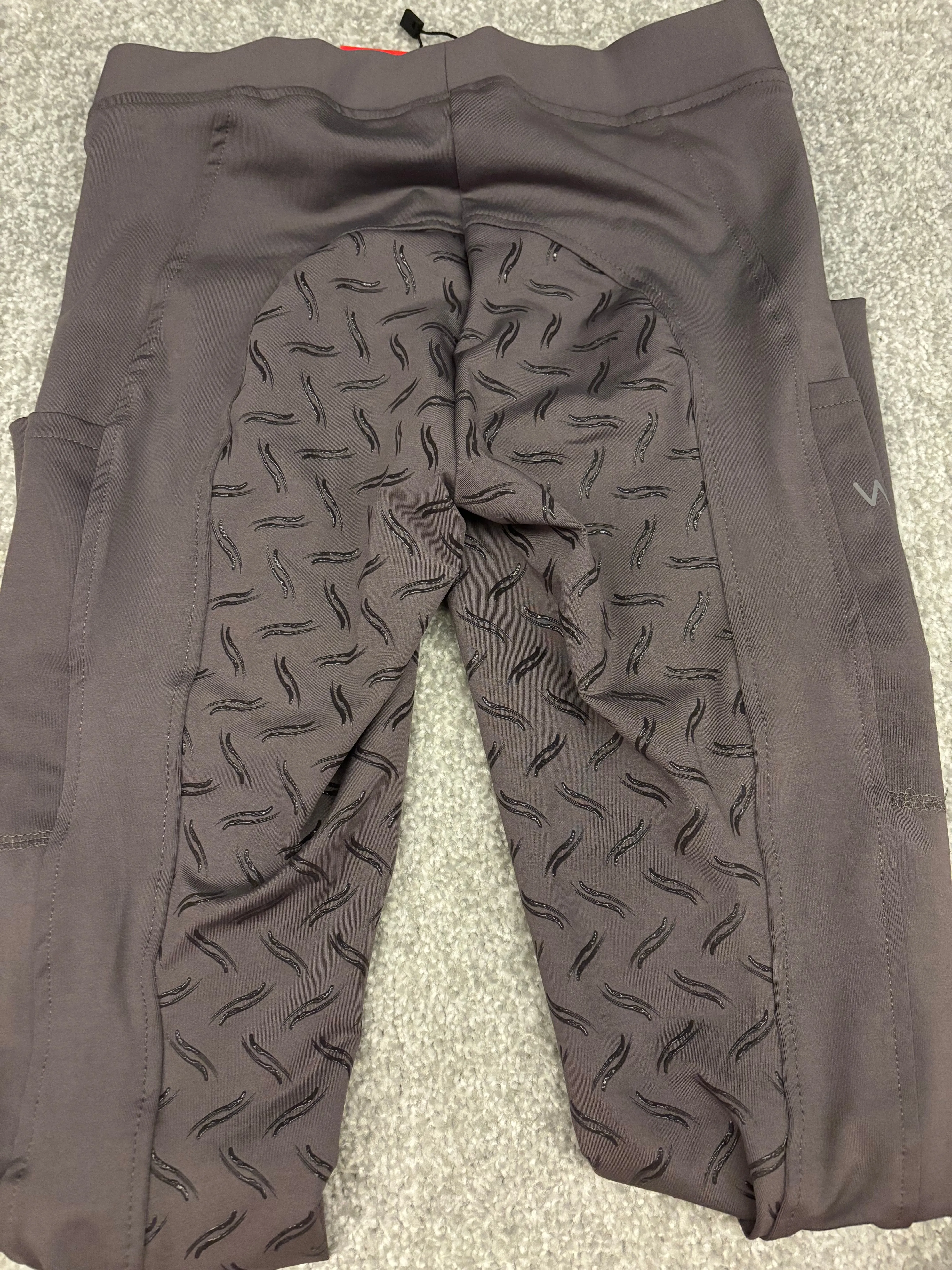 New grey John Whittaker riding leggings with full sticky seat❣️