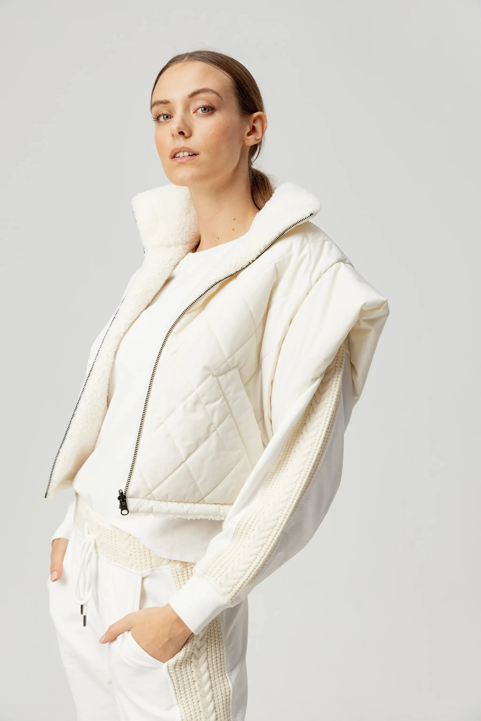 RHEA VEST