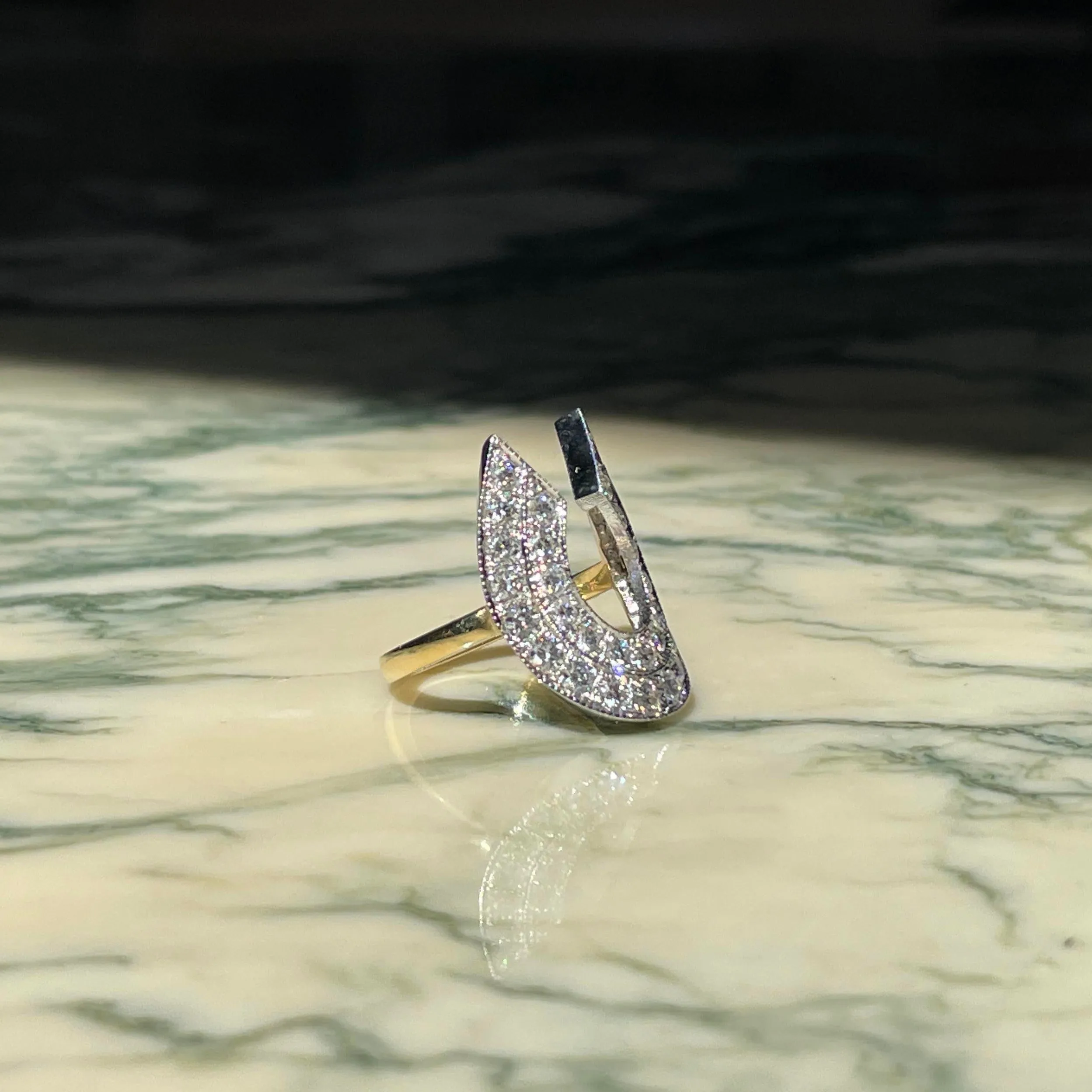 RICH STRIKE Horseshoe Ring