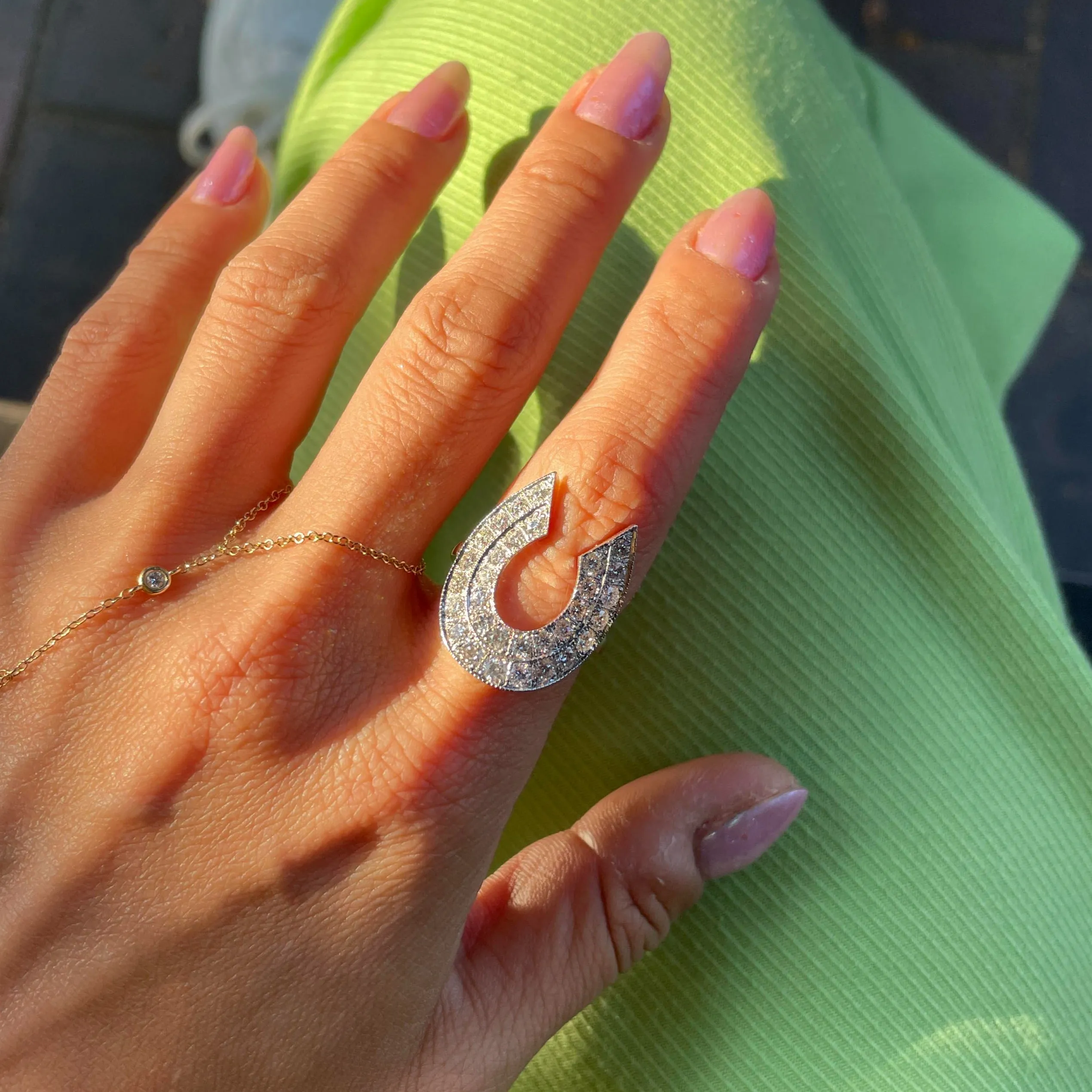 RICH STRIKE Horseshoe Ring