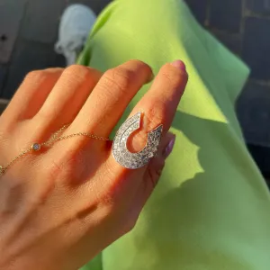 RICH STRIKE Horseshoe Ring