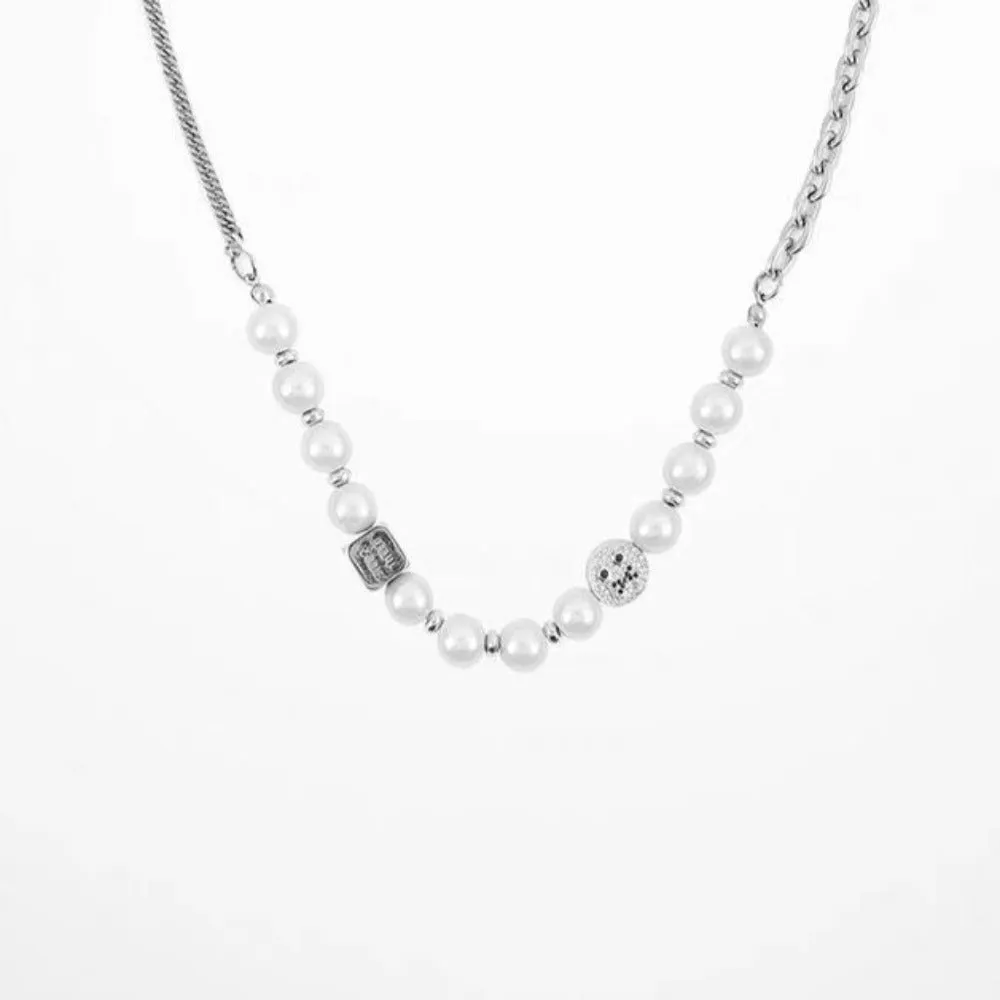 Urban Reflective Pearl Smile Necklace